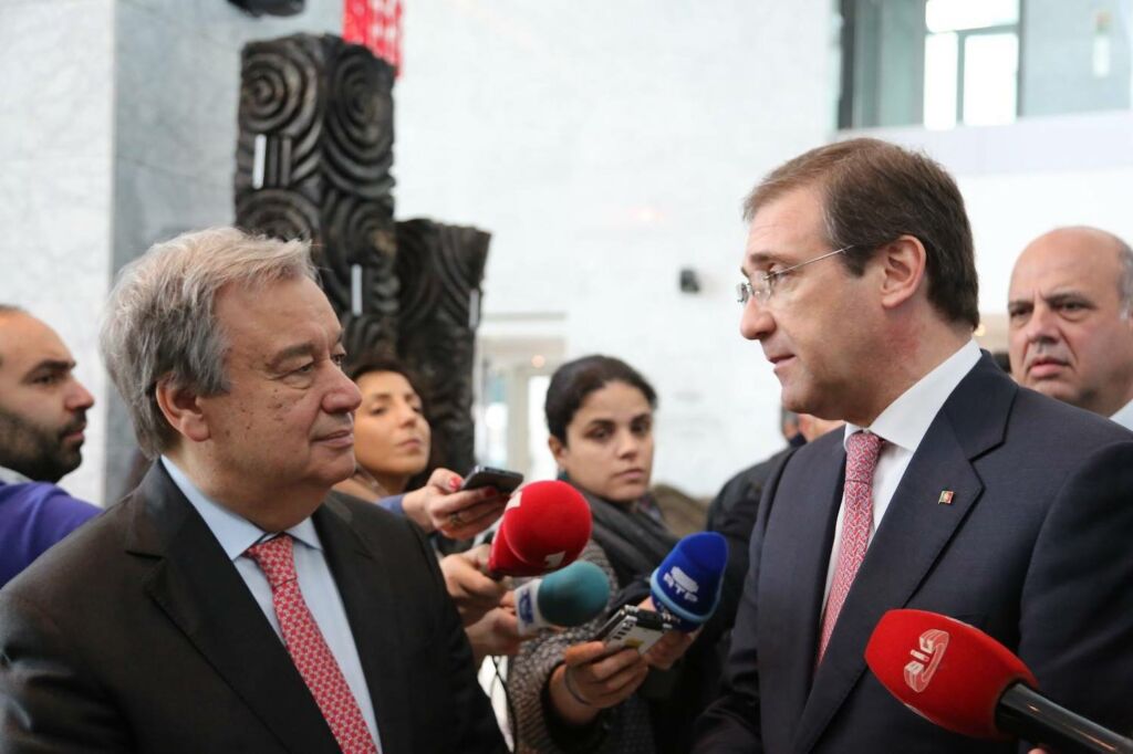 Os antigos primeiros-ministros, António Guterres e Pedro Passos Coelho