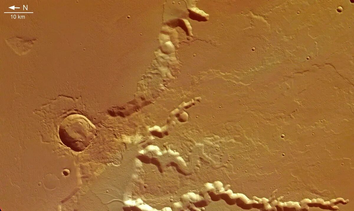Huge deposits of ice discovered beneath the equator of Mars