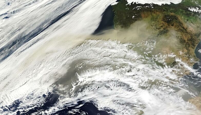 Un satélite de la NASA capta Portugal y España envueltos en polvo sahariano