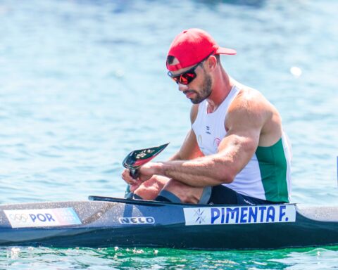 A desilusão de Fernando Pimenta após falhar medalha nos Jogos Olímpicos Paris 2024.