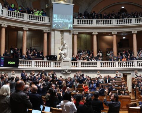 parlamento sessao plenaria