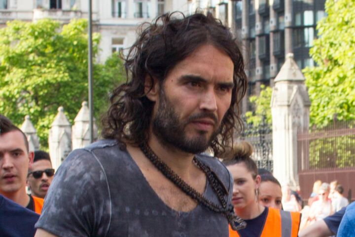 O actor e comediante Russell Brand