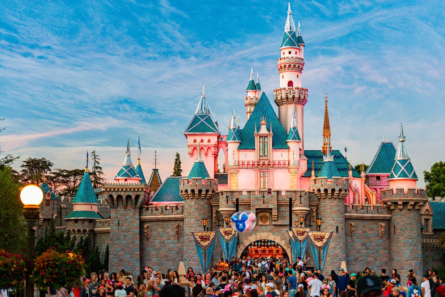 Tidak ada yang meninggal di taman Disney. Alasannya menyeramkan