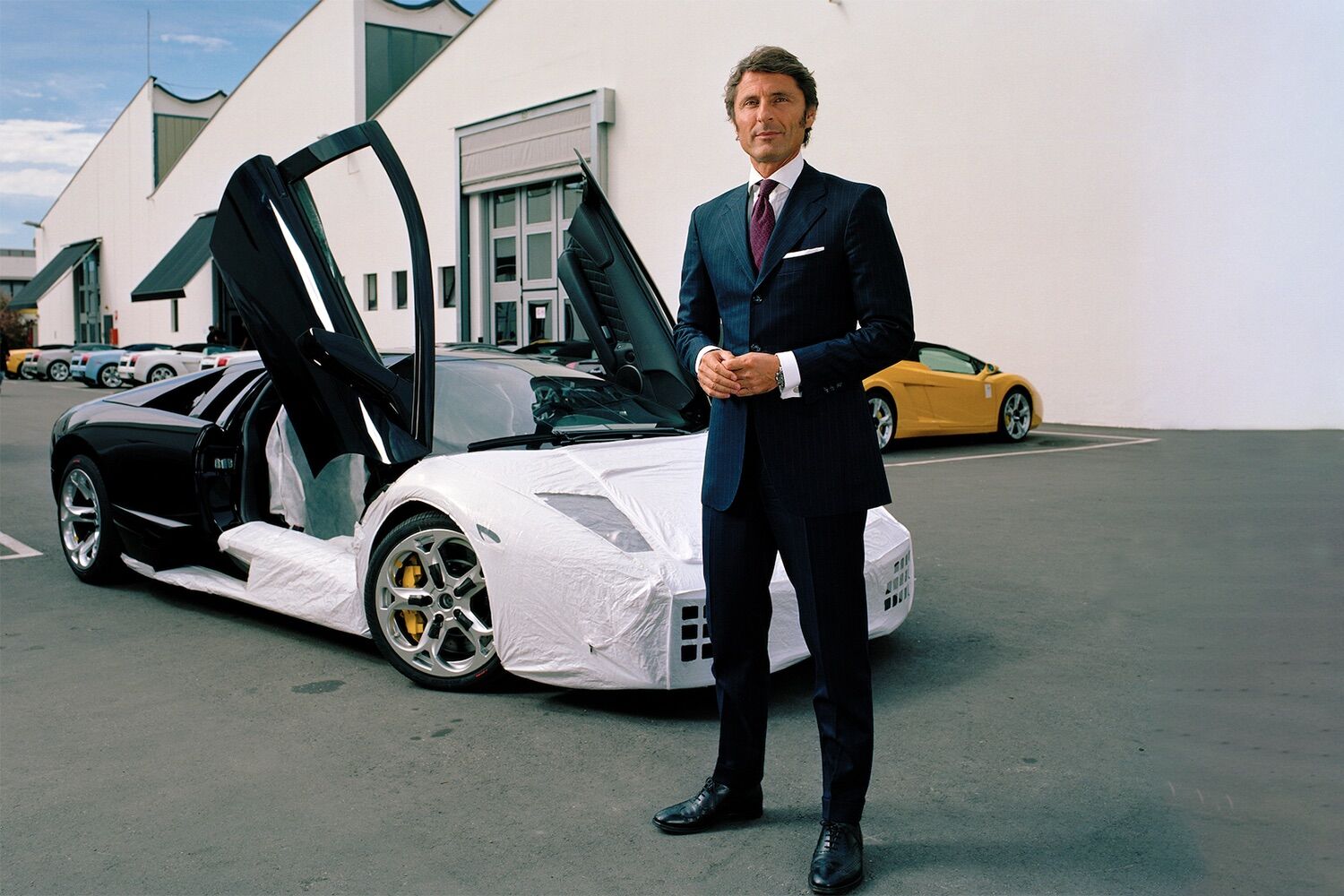 Bahkan orang kaya tidak lolos dari krisis. Pelanggan Lamborghini sedang menunggu tarif