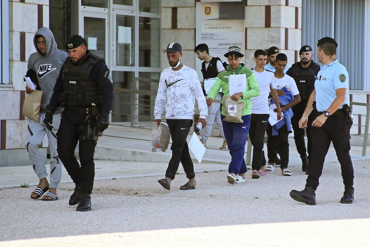 Algarve’deki sahile verilen göçmenler Porto, Lizbon ve Faro’dan dağıtılacak